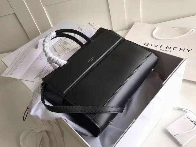 Top-grade original Givench Horizon plain smooth leather double handles and long