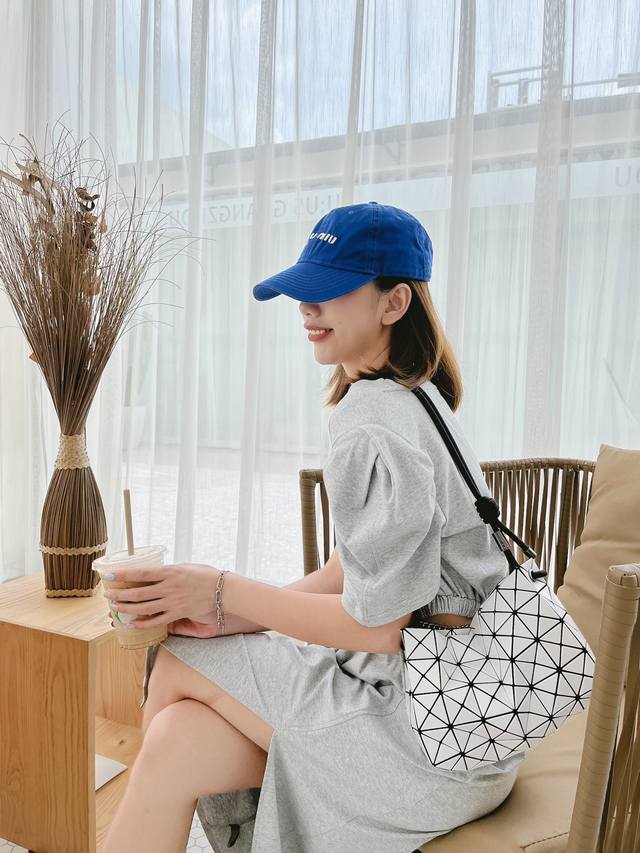 Original single running volumeNew product# Tofu bagLoop seriesIssey Miyake