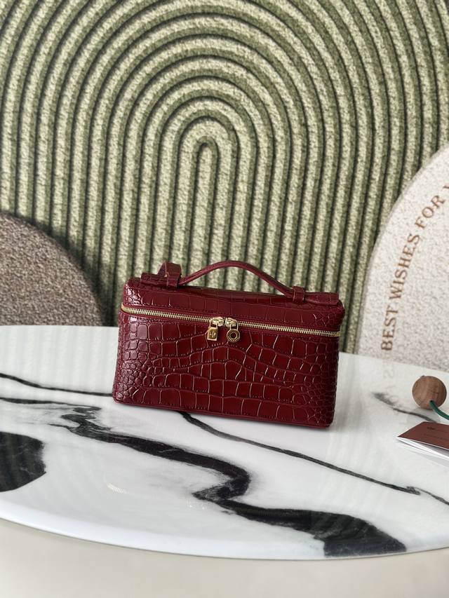 L19 crocodile pattern pomegranate red second generation buckle first layer cowhi