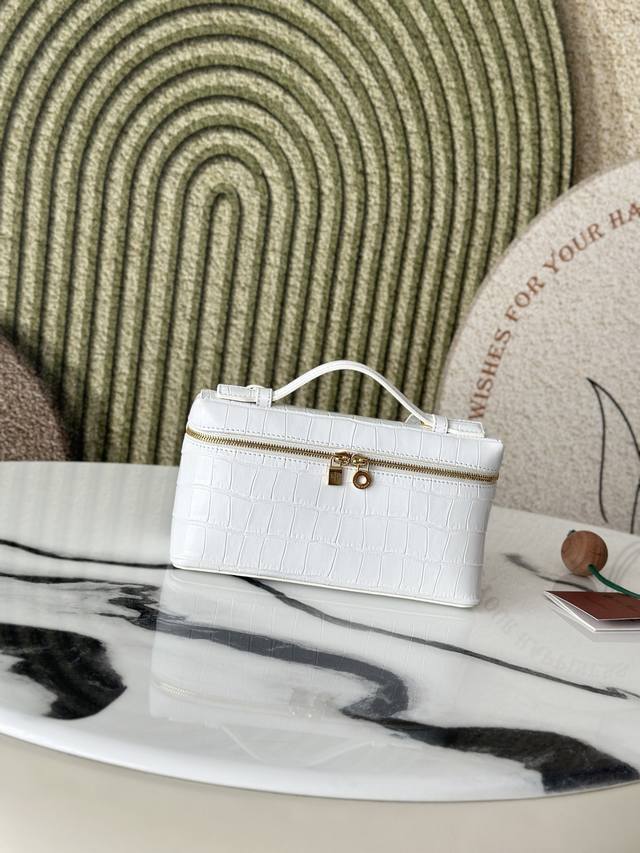 L19 Crocodile Pattern Glacier White Second Generation Buckle First Layer Cowhide