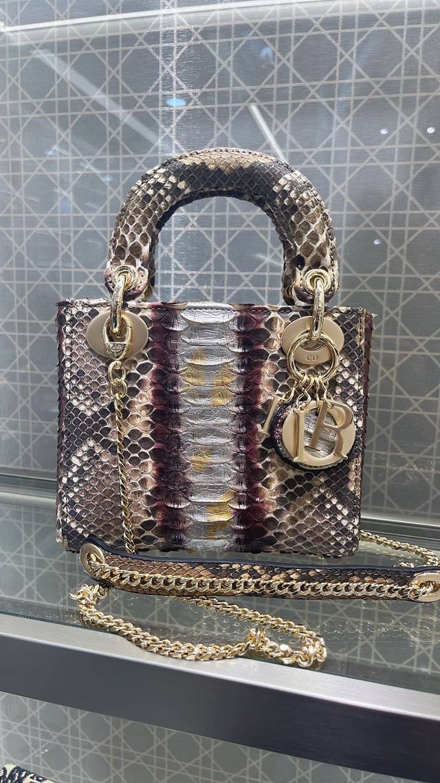M0505-Lady Diana three-grid snakeskin Size:17*15*7Cm