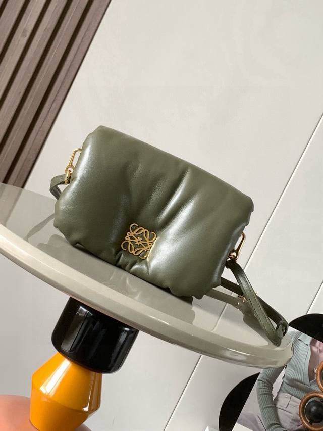 Original leather Mini shiny nappa leather puffer Goya handbag. Puffer Goya is in