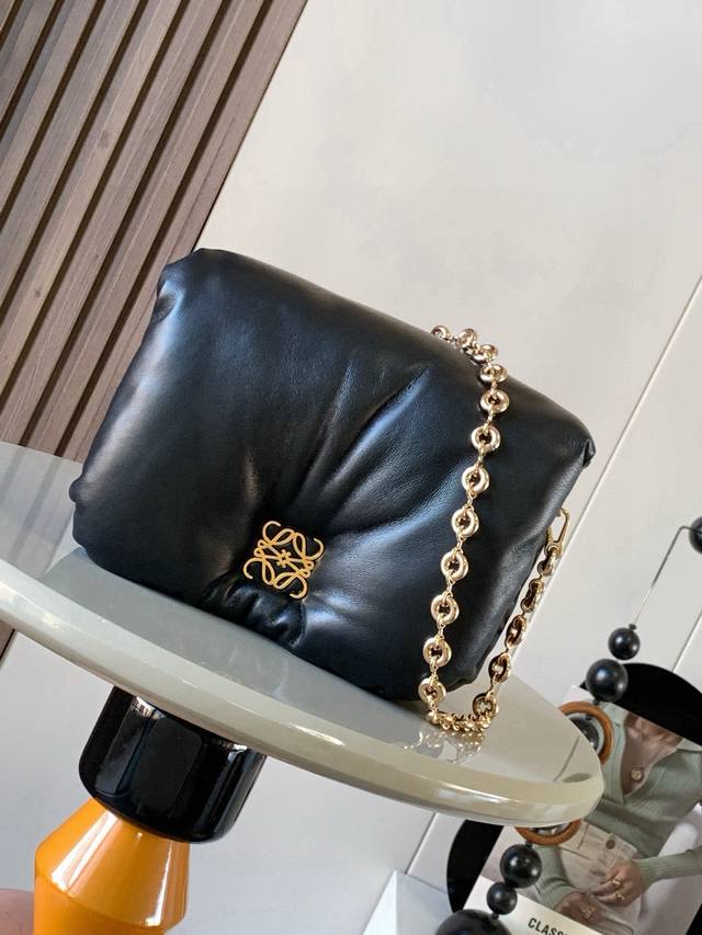 Original leather Shiny nappa leather puffer Goya handbag Puffer Goya is inspired