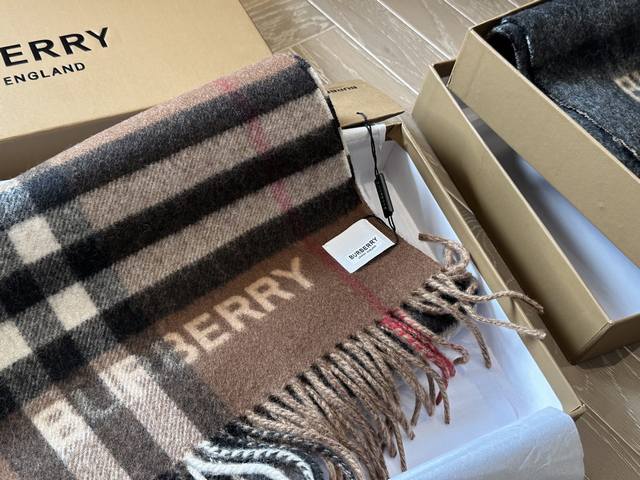 Cashmere scarf with box Size: Cm*30Cm Bur cashmere scarf The most gentle color c