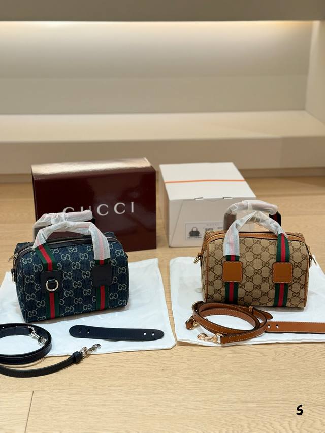 Gucci Boston's new small bag with large capacity canvas bag, perfect combination