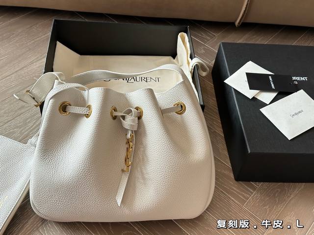 Cowhide with box Ysl new small bucket bag The black color combination is very s