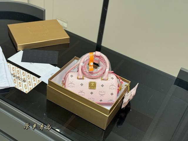 Comes with box Size: 18*9.5Cm Original order! Qingdao Mcm Mini Boston pillow ba