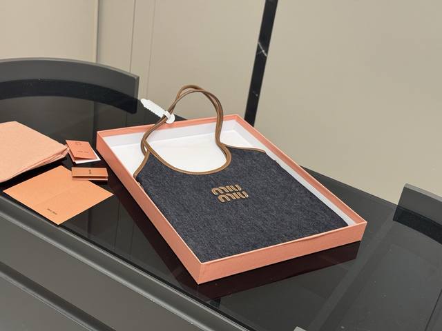 Full set packagingSize: 35*34Cm Miumiu new tote The wind is blowing too strong t