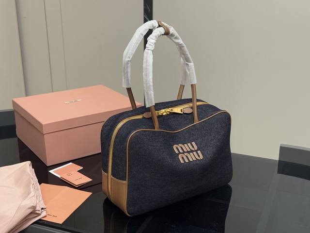 Unboxed Size: 35*22cm Miumiu bowling briefcase Miu is here to steal the show wit