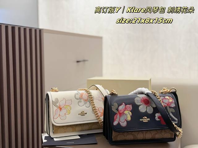 Airplane case Coach Klare accordion bag with embroidered flowers This Coach bag