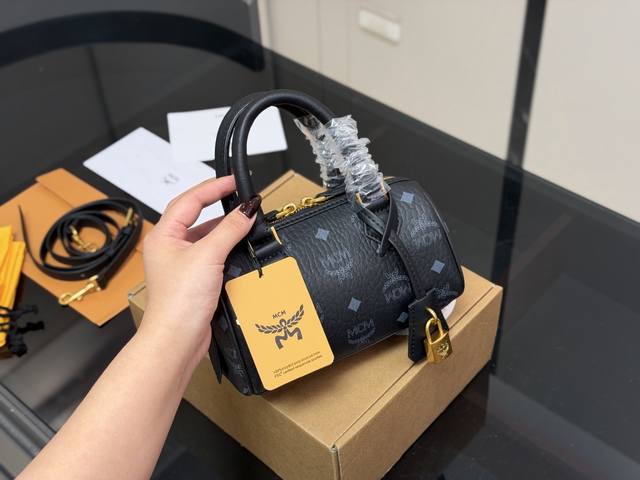 with airplane box Size: 18cm Mcm's main product this season is the fashionable
