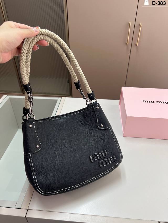 Cowhide Miumiu25Ss new bag is quite nice! Miumiu new hemp rope tote hits the gi