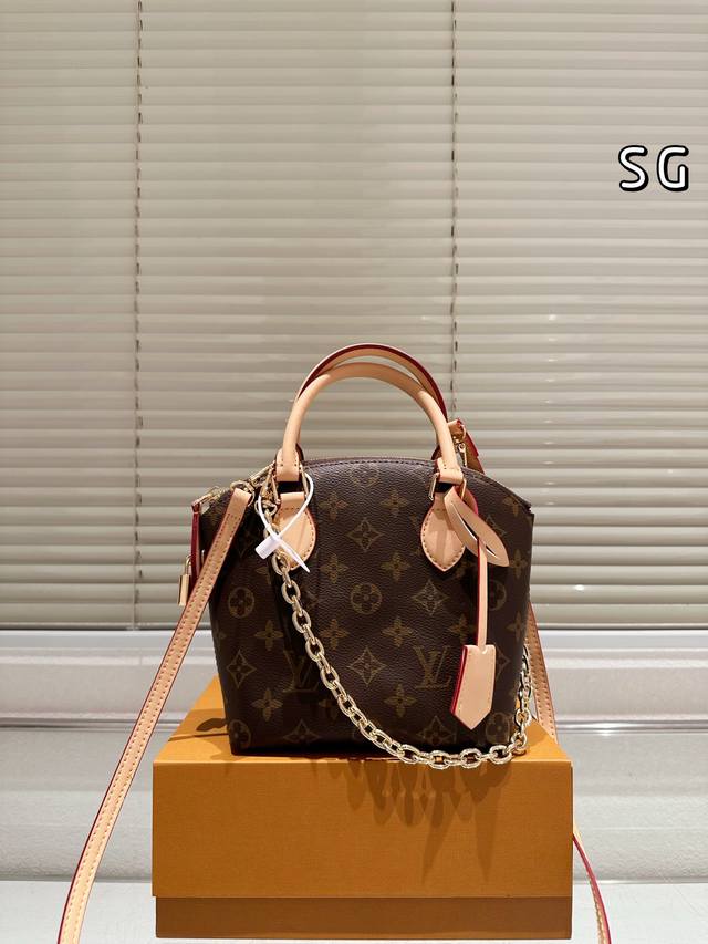 The Lvlockit Bb handbag is a classic, versatile, and must-have! Hello everyone!