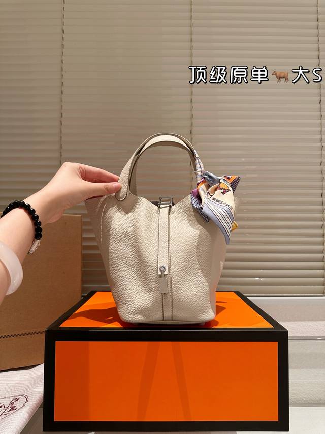 Top-grain cowhide with gift box Litchi-grain cowhide material. If you can only