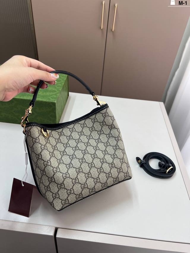 Gucci Emblem bucket bag "Gucci's fortune bucket" Carry a fortune bag on your bod
