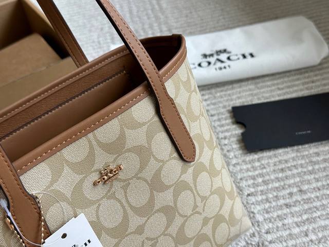 AirplaneSize: 23.21 SmallNew zippered single-sided City tote bagCoach classic lo
