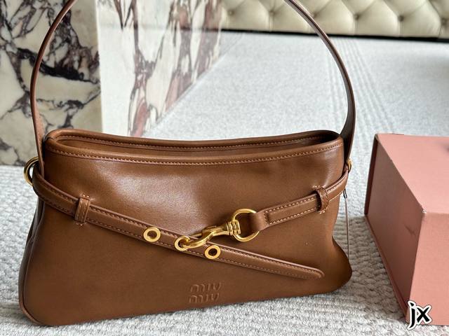 Comes with a box Size: 34*17 Miumiu bowling briefcase The suede series is full
