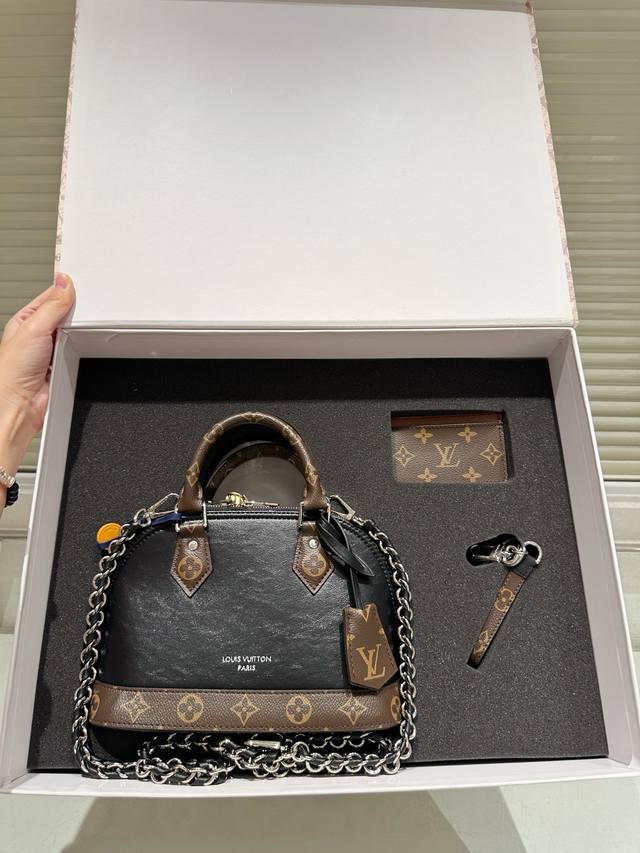 Set Lv Lv Alma Shell Bag Original High-Quality Bag This Retiro handbag is craft