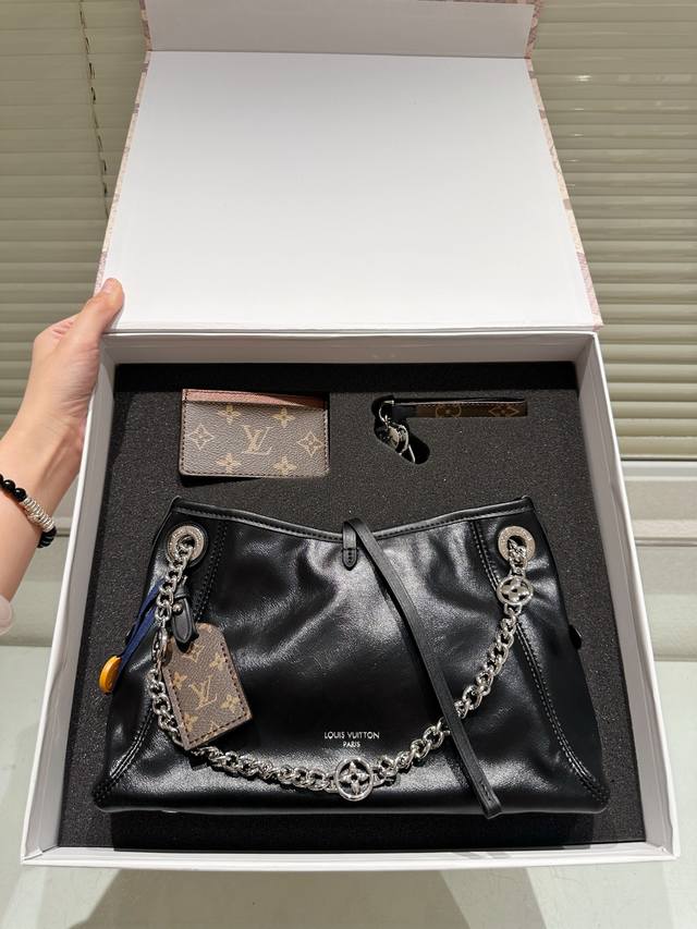 box set new Carryall Bb catfish whiskers and big gold chain babies described it