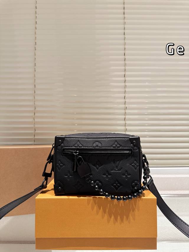 Cowhide Edition Lv Louis Vuitton | Soft Trunk Box Bag Handbag. This mini Soft T