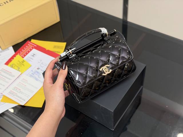 with folding box airplane box Chanel patent leather evening bag Chanel 23K new