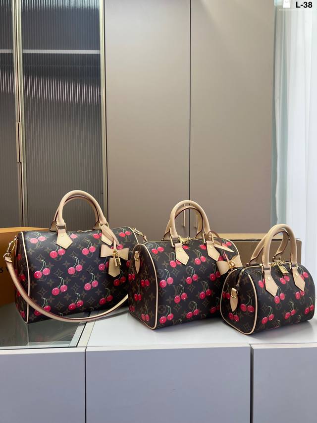 Lv Cherry Pillow Bag Lv Cherry is out~ It's so beautiful that people fall in lov