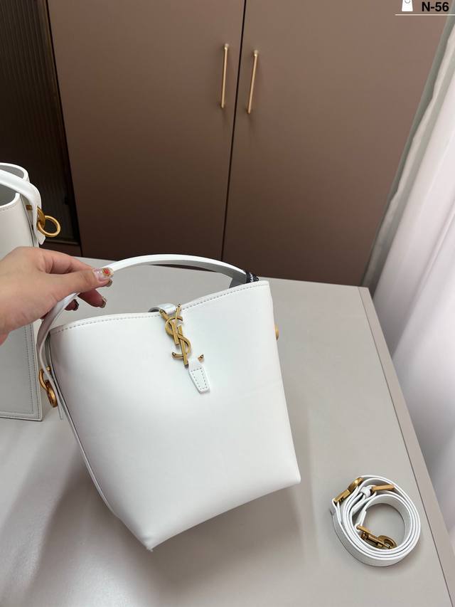 Small Large size with coin purse Small size without Ysl Saint Laurent Hobo bucke