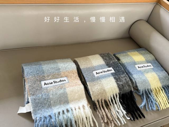 With boxSize: *28Cm Acne super colorful scarf, suitable for all autumn and winte