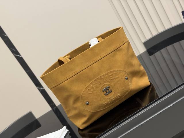 No boxSize: 36.28cm Chanel denim beach bagArrange! Arrange! This beach bag relea