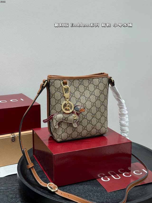 With pendant 40, complete packaging , replica edition with leather , size 16*1