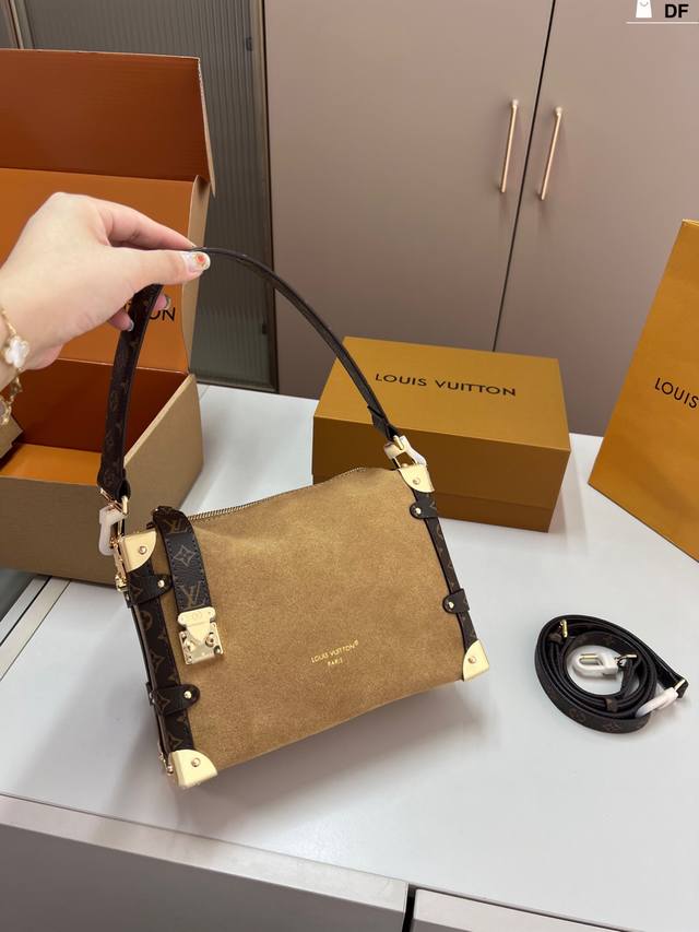 Chip version Lv suede small box Gu Ailing same style can be carried by hand or