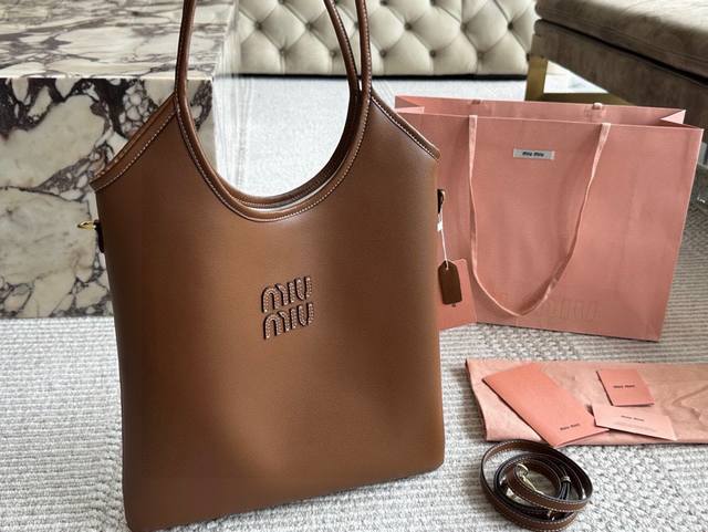 With boxSize: 35*32Cm Miumiu new tote The trend this year is so strongSo many po