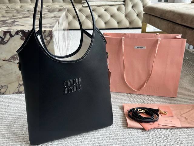 With boxSize: 35*32Cm Miumiu new tote The trend this year is so strongSo many po