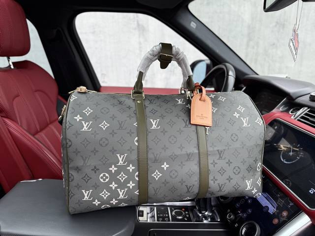 High-end new "Louis Vuitton" Lv travel bag. Louis Vuitton travel bag. Coated ca