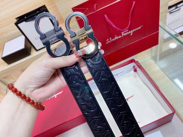 If there's a belt I love this year or 10 years ago, it's Salvatore Ferragamo. I