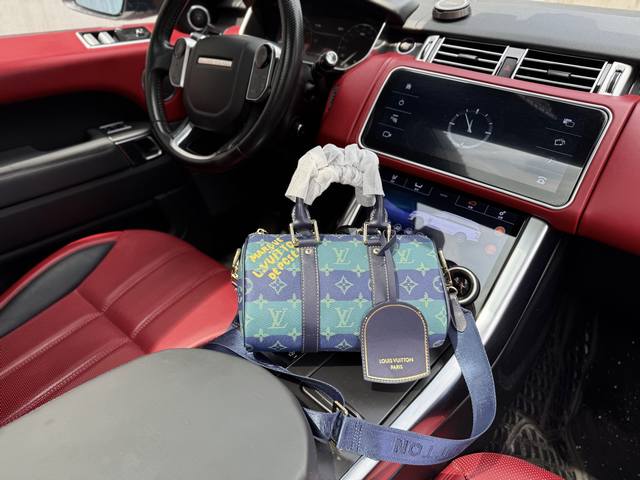 High-end new Louis Vuitton shoulder bag, Lv. Louis Vuitton shoulder bag, handba