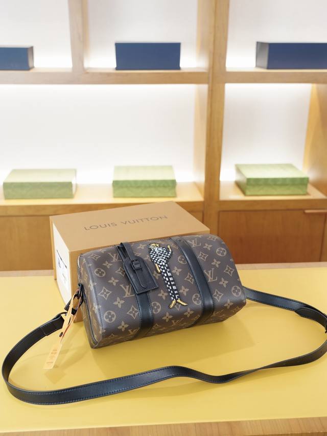 Louis Vuitton official website synchronized high version crossbody shoulder bag