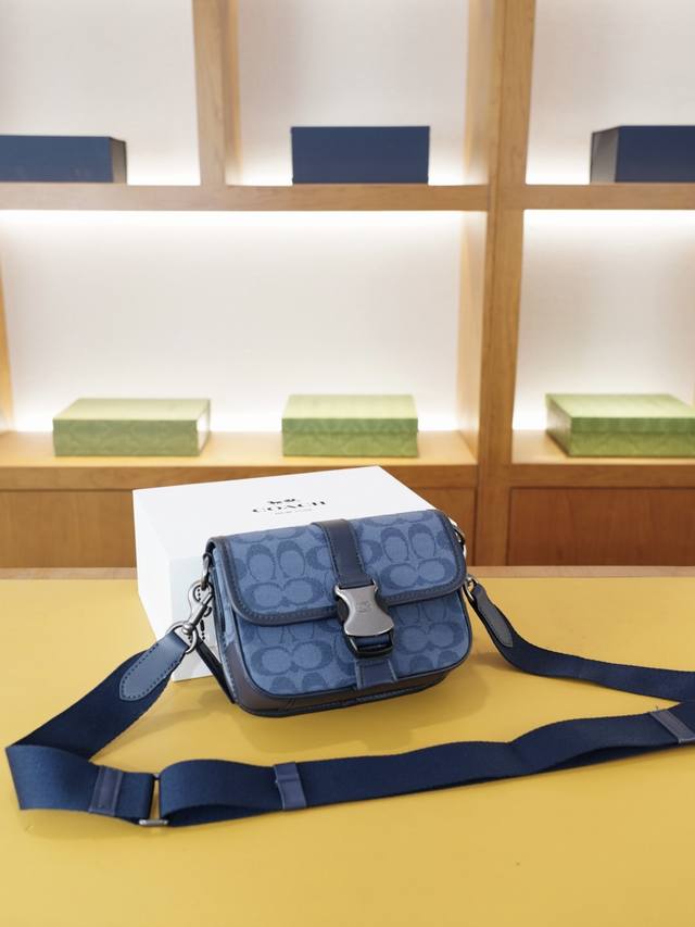 Coach's official website synchronized high-end crossbody shoulder bag, a timeles