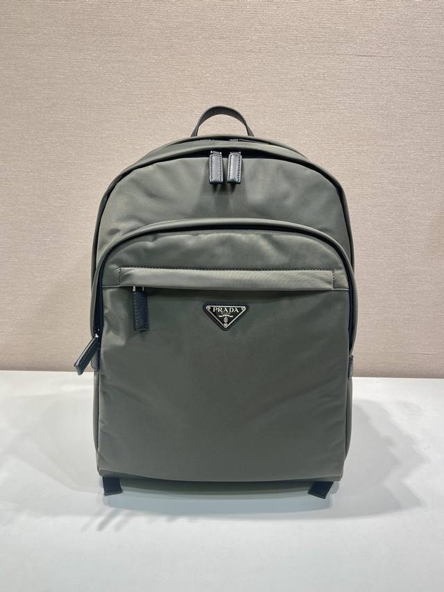 Exclusive debut of the 2Vz048 backpack, new color, original goods. This backpac