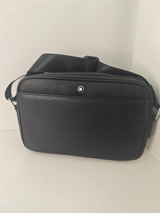 The latest and hottest Montblanc horizontal crossbody bag, a practical model, is