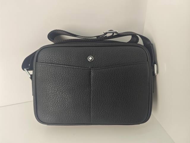 The latest and hottest Montblanc horizontal crossbody bag, a practical model, is