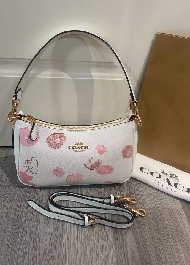 Coach's new June product Cr746 Sakura Limited Edition Beautiful Underarm Bag I f