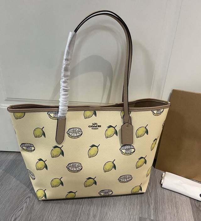 Coa*H Cal76 Summer Fruit Tote Bag Strawberry, Lemon, Orange are all here, the jo