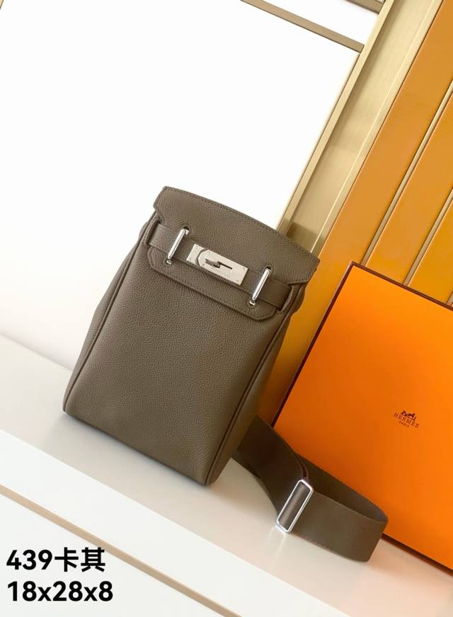 New chest bag model: 439 khaki counter exclusive top layer cowhide #Top origina