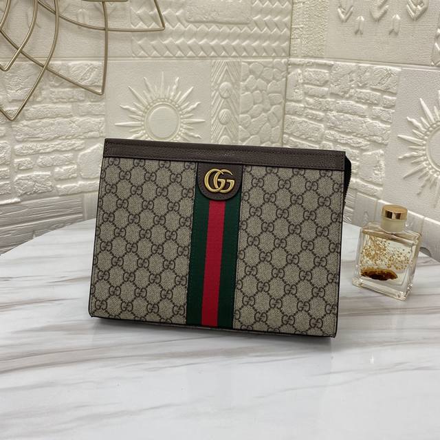 G's latest hot-selling men's handbag, made of high-quality imported scalp leathe