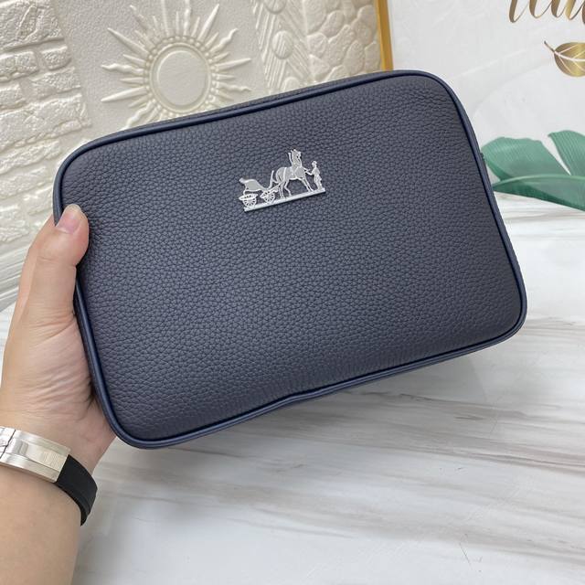 The latest and hottest H-brand handbag and crossbody bag is now shipping. We won
