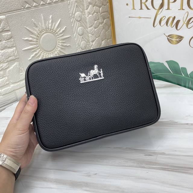The latest and hottest H-brand handbag and crossbody bag is now shipping. We won