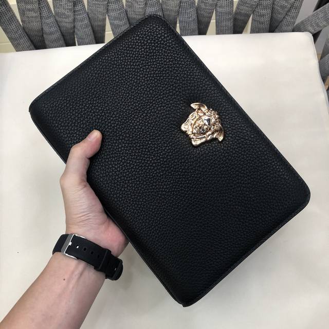 The newest popular men's combination lock clutch, made of high-quality imported