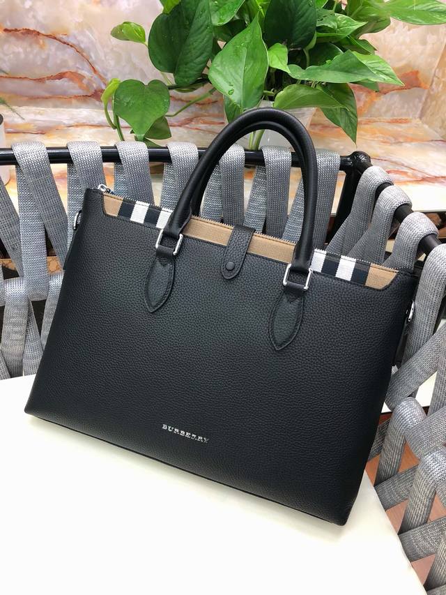 The latest hot-selling B-brand imported leather men's briefcase, handbag, and c