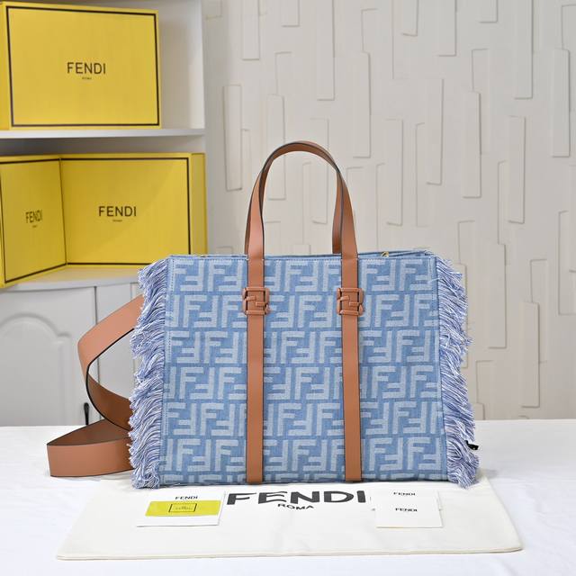 Size: 36.29 peekabo shopping bagClassic Tote shape! Tote bag